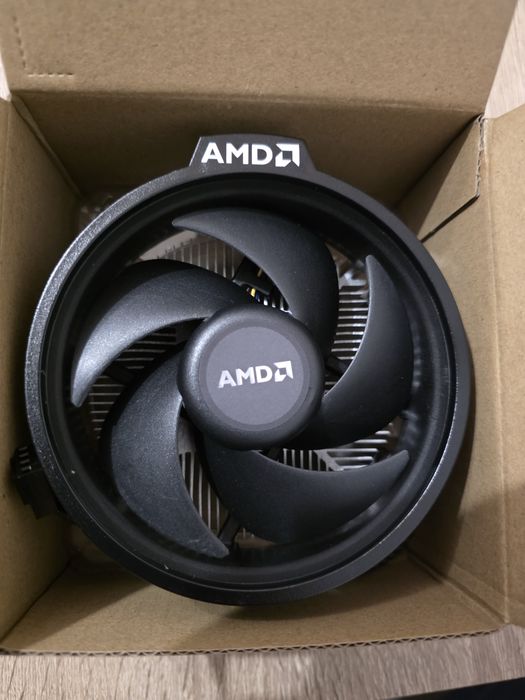 Cooler procesor AMD Wraith NOU (cu pasta termoconductoare)