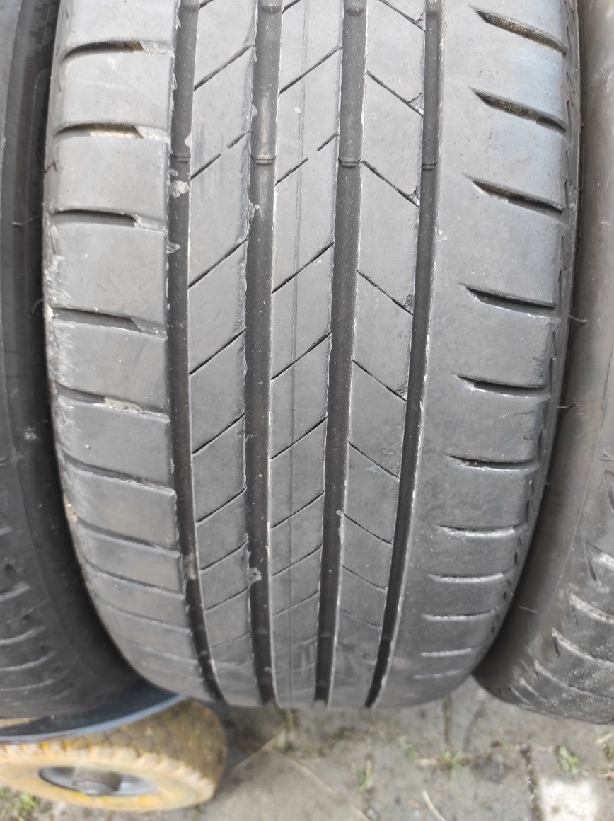 225/50/17 Bridgestone