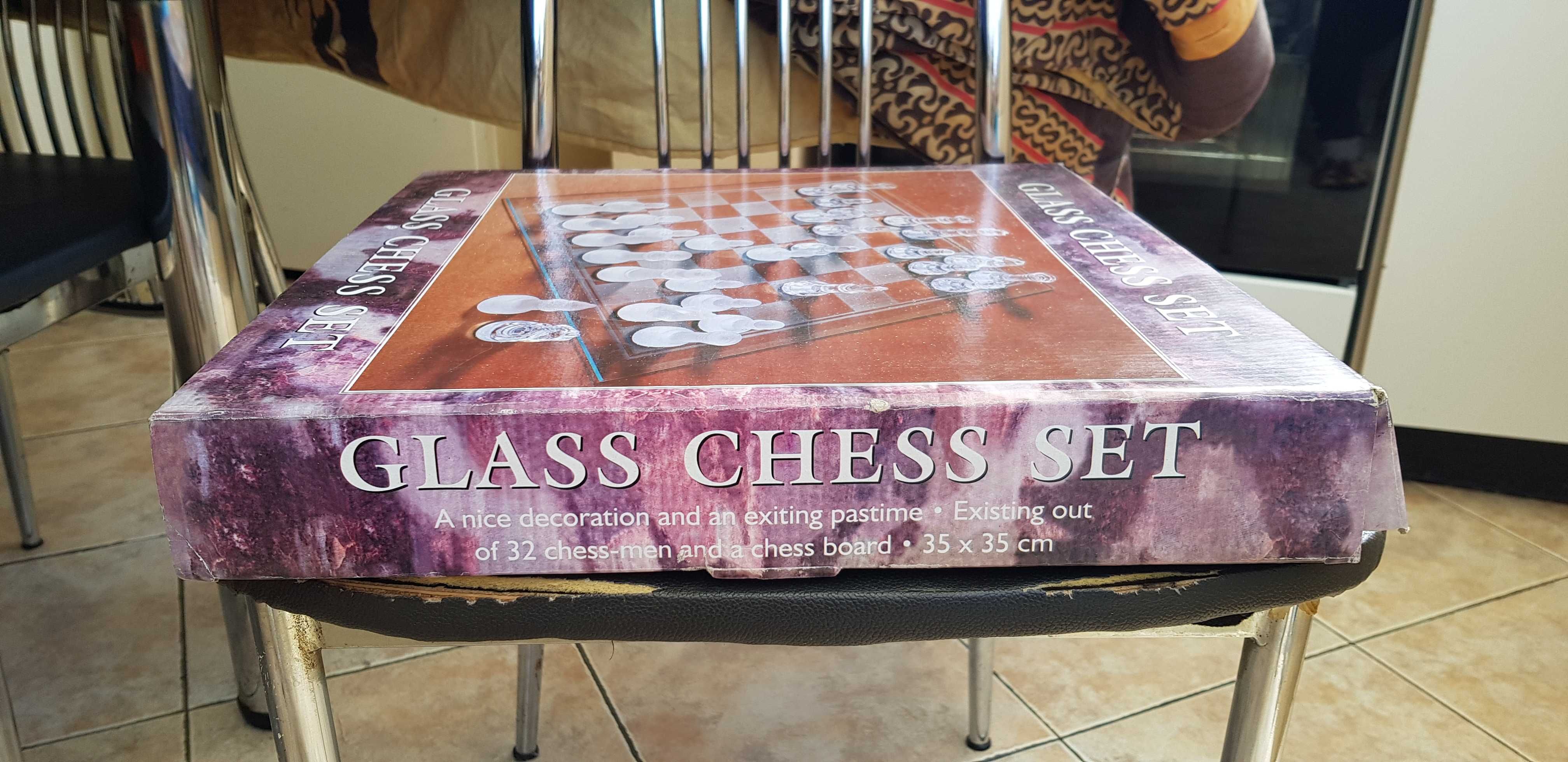 Стъклен шах  Glass chess set