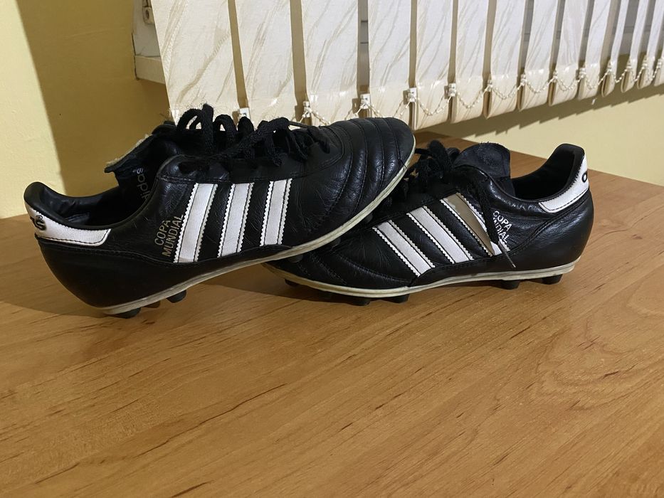 Футболни обувки Nike, Adidas, Umbro