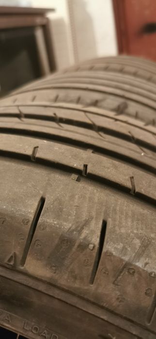 Vând cauciucuri vara 2 latimi folosite pe bmw
