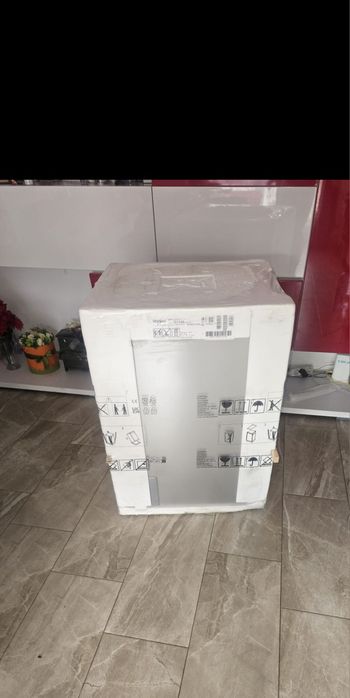 Masina de spalat vase whirlpool 8 programe ,14 seturi