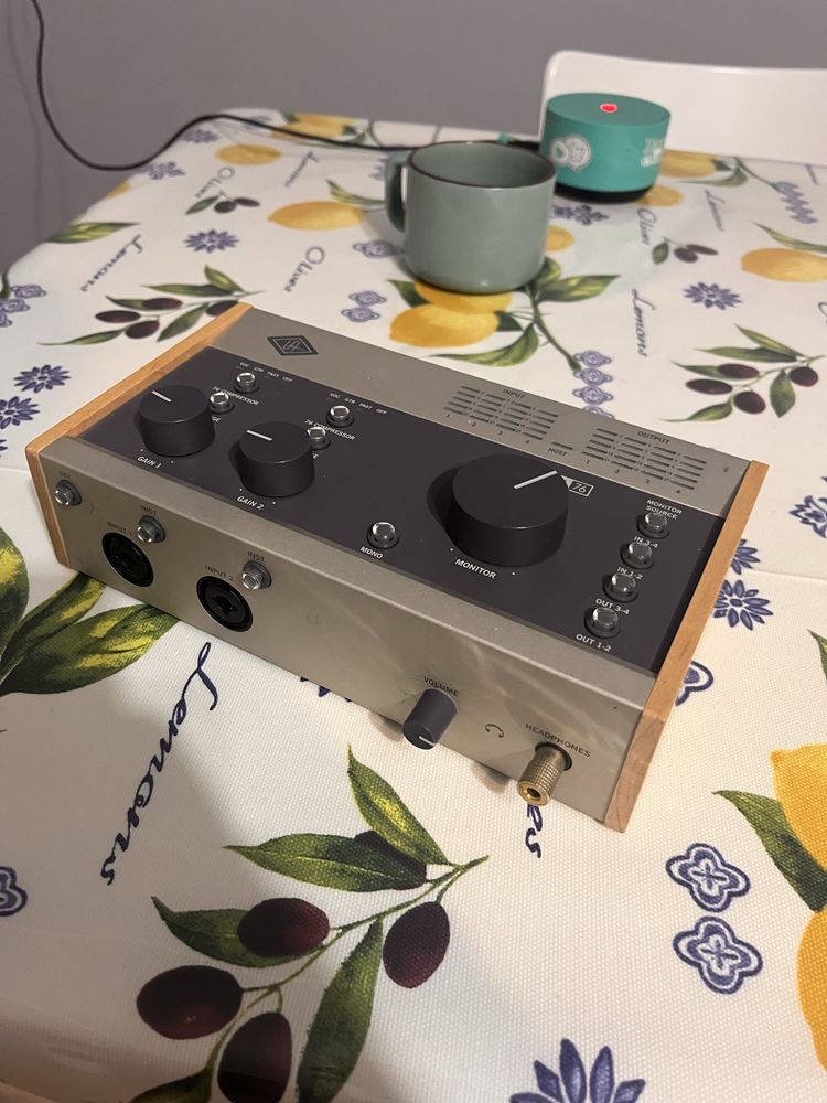 Продаю аудиоинтерфейс Universal Audio Volt 476