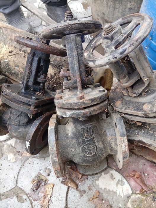 Задвижка Срочно кто интересуется