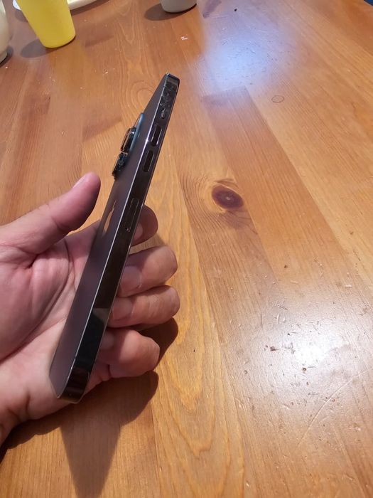 Vand Iphone 14 pro max 256 gb schimbat recent pe asigurare cu defect