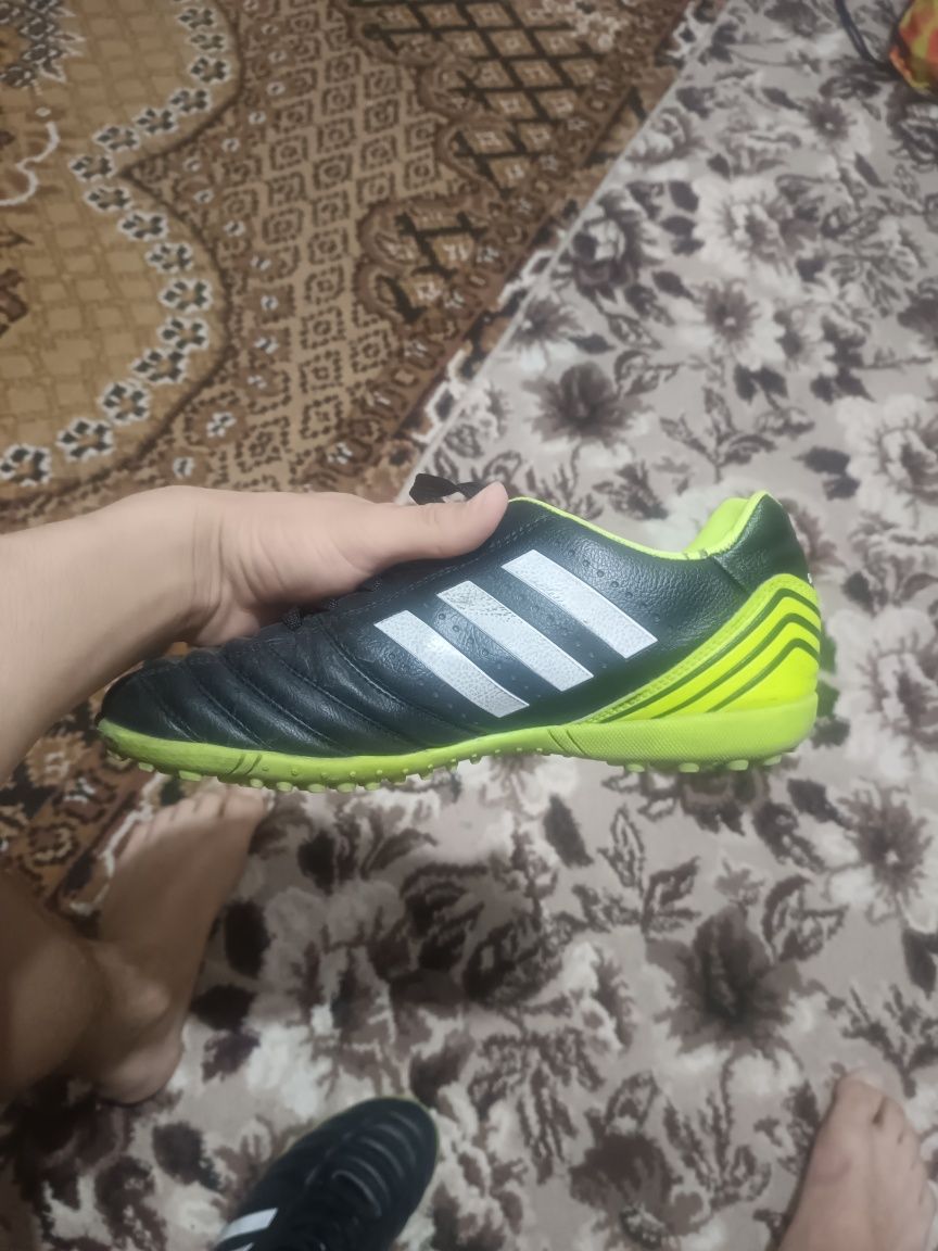 Adidas soccer сороконожки