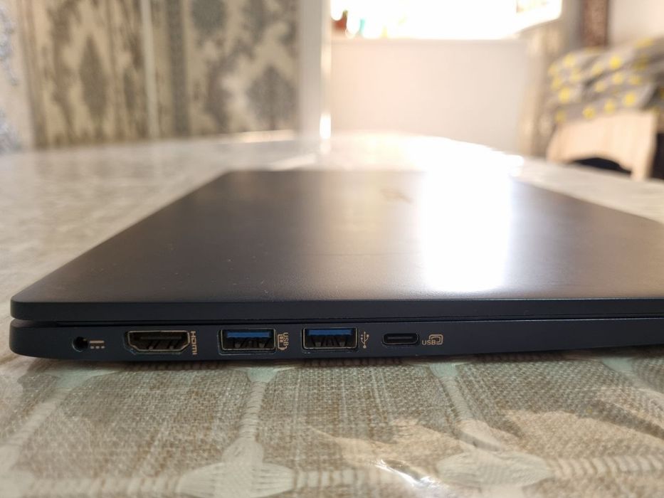 Acer swift 5 SF515-51T