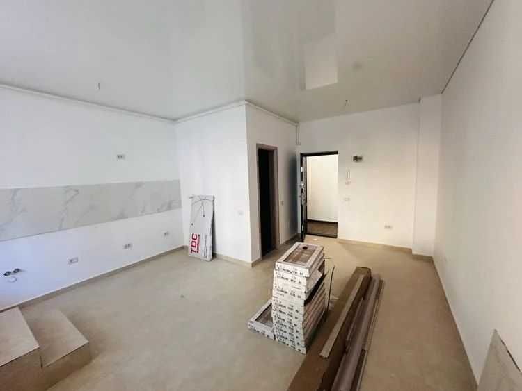 Inchiriez spatiu comercial militari residence