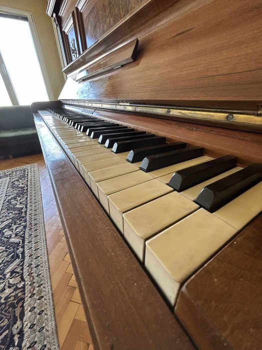 Пиано R. Weissbrod – колекционерска стойност и изящество