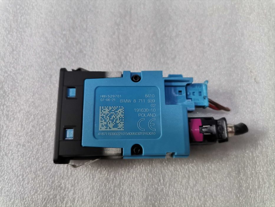 8711939 USB Букса конзола BMW F48 G11 G12 G14 G15 I01 G20 G05 G06 G22