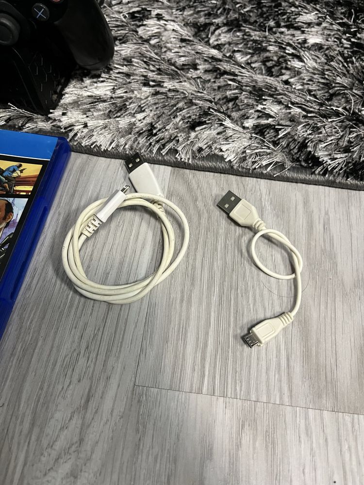 Ps4 slim 1TB +3 контролера +охладителна стойка