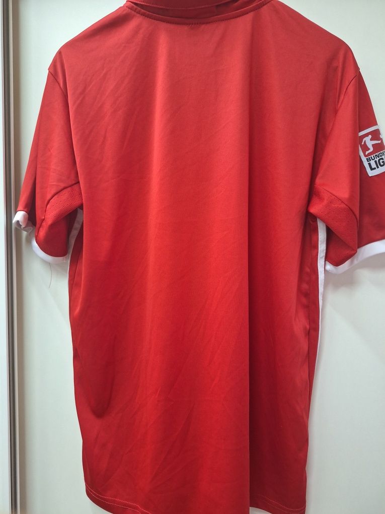 фенска тениска adidas на FC BAYERN MUNCHEN-нова,размер М