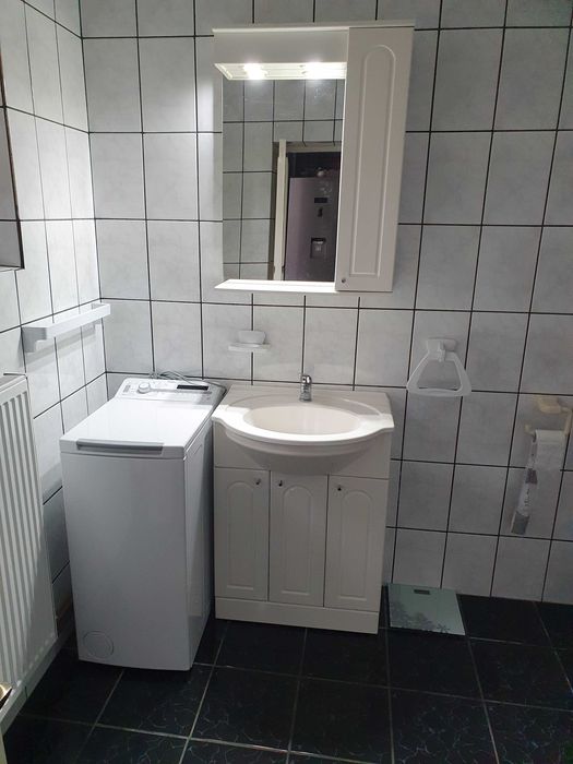 Vând set  mască baie + lavoar + dulap cu oglindă și spoturi