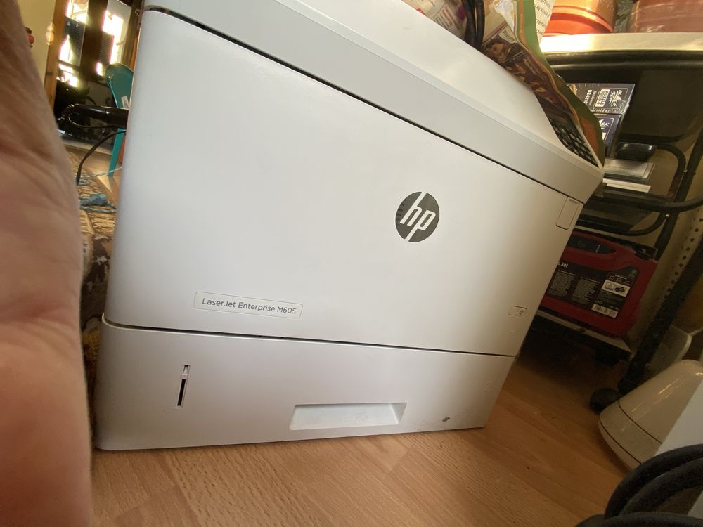 HP Laser jet M605