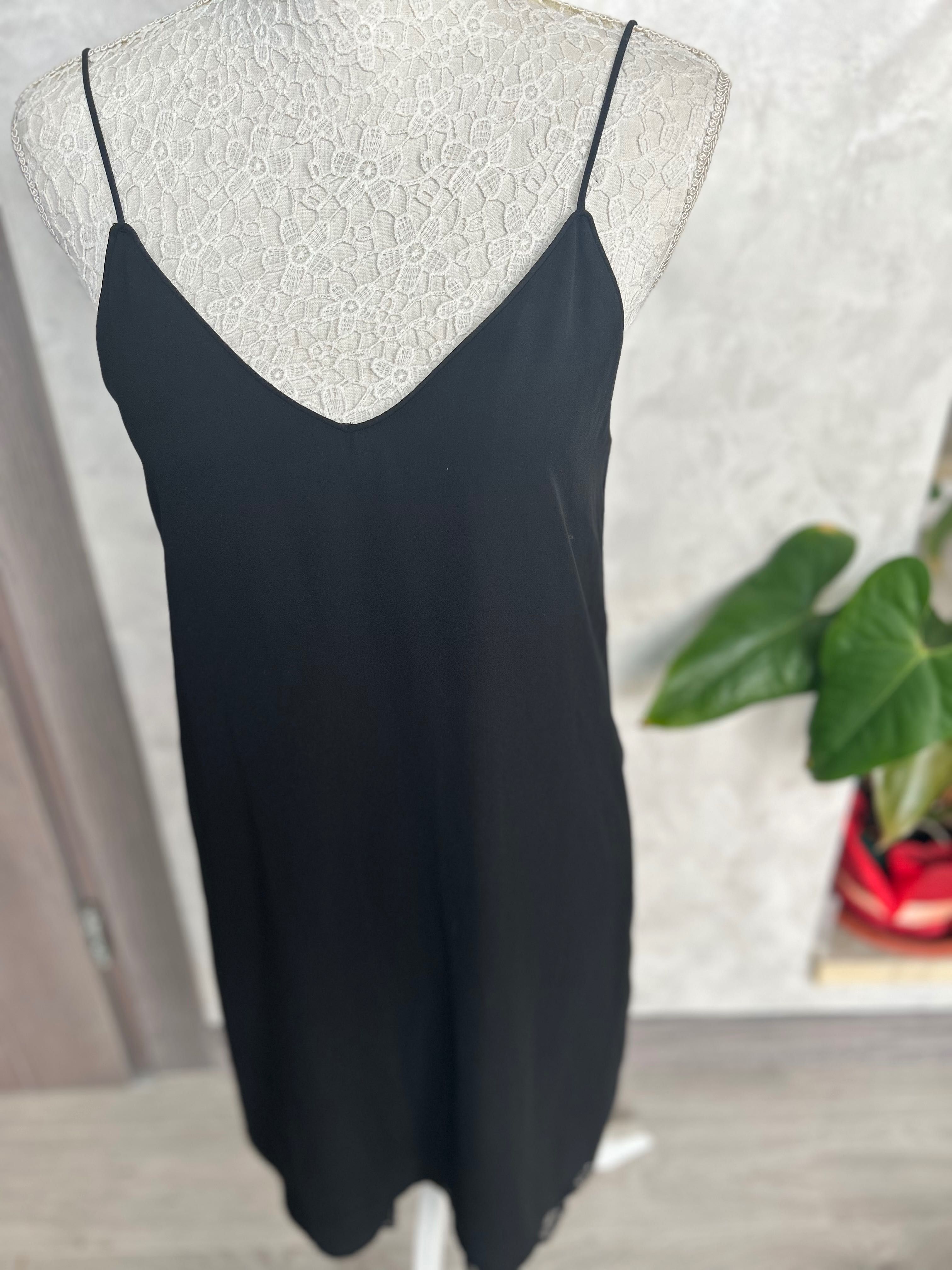 Rochie neagra Zara