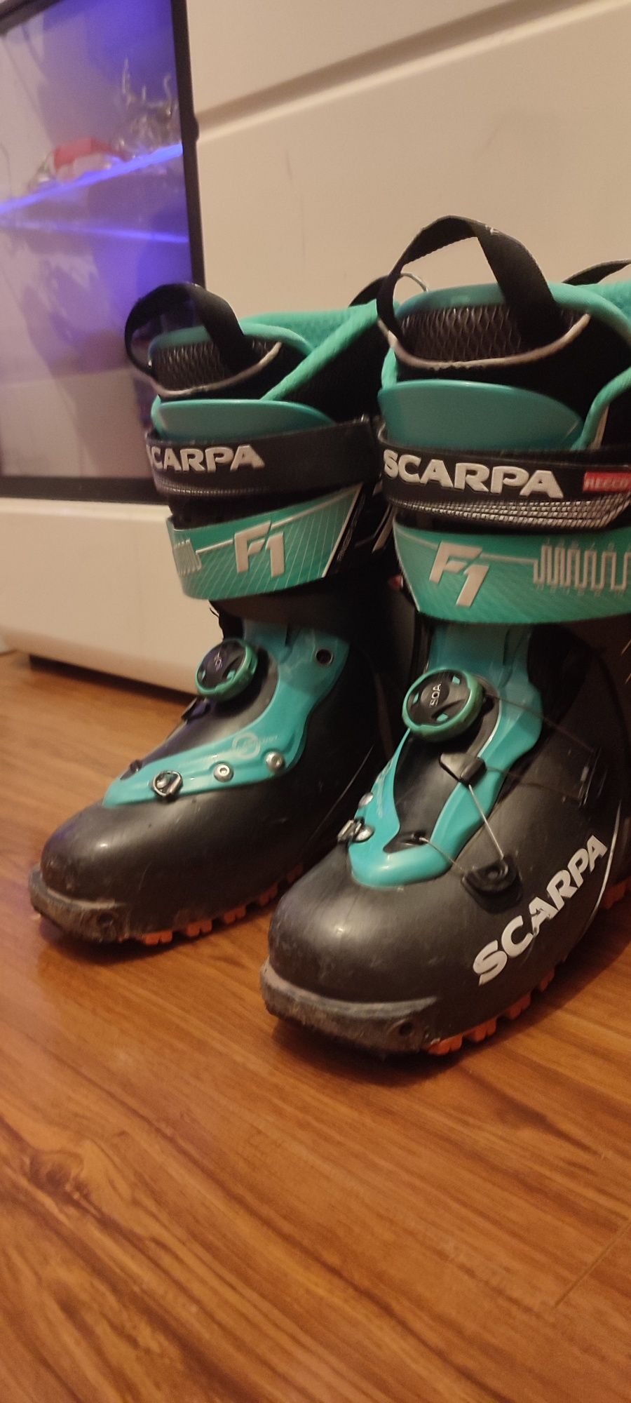 Clapari de tura Scarpa F1 Woman nr 37,mondo 235