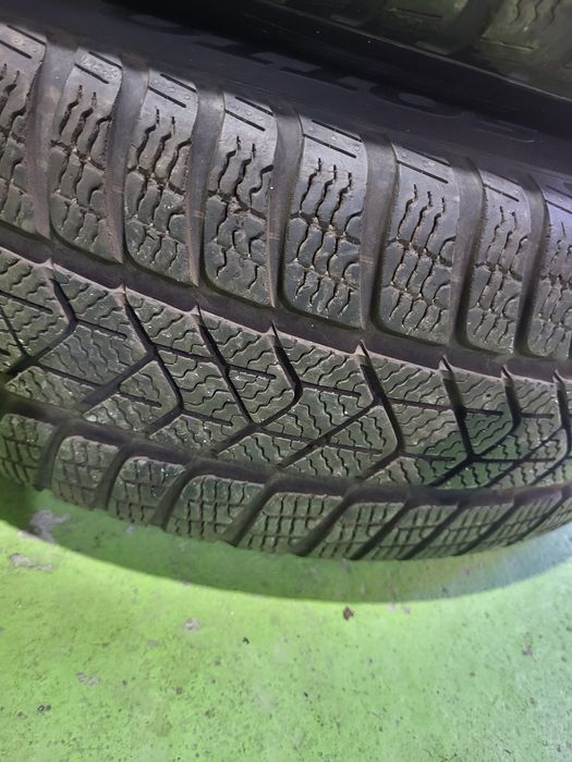 4 бр зимни 205/60/16 Pirelli