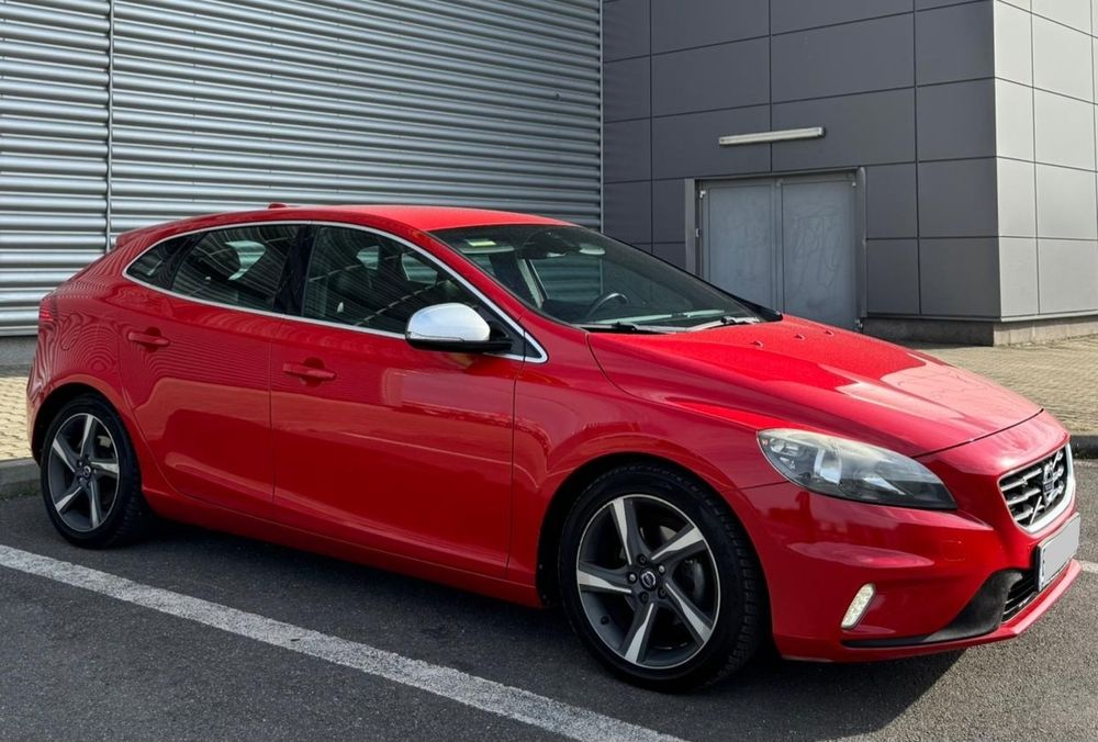 Volvo V40 D2 1.6D R Design