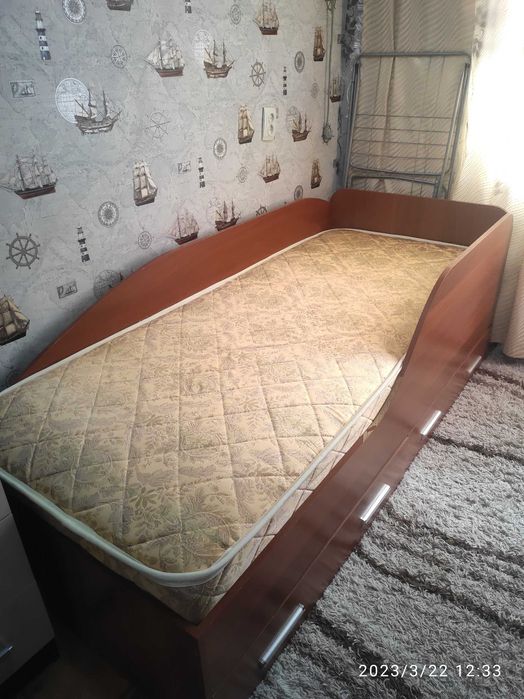 Кровать подростковая