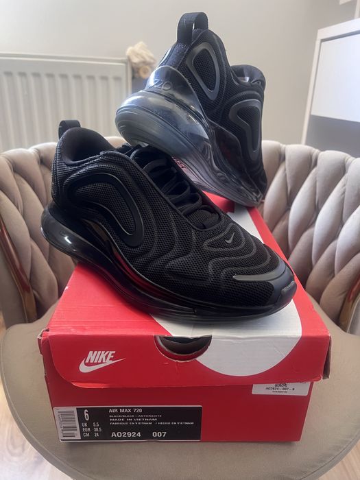 Vand pantofi sport dama Air Max 720,marimea 38,5