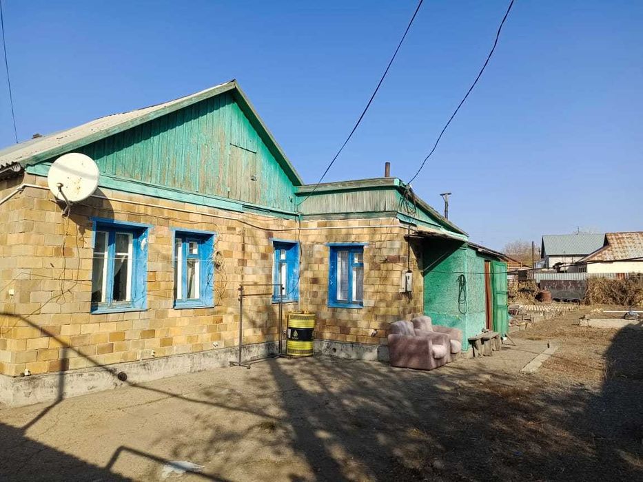 Продается дом в хорошем, тихом районе города.