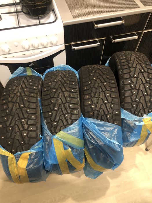 Резина Зима Новая Pirelli lce Zero , 215/65 r 17