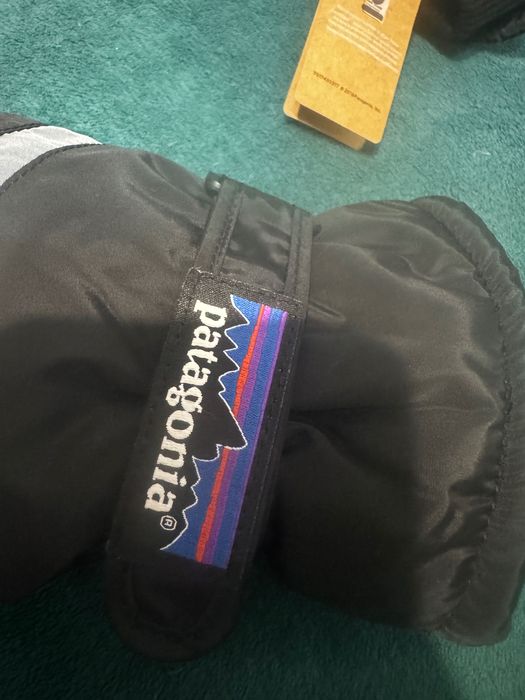 Mănuși Patagonia de Ski, Noi cu eticheta