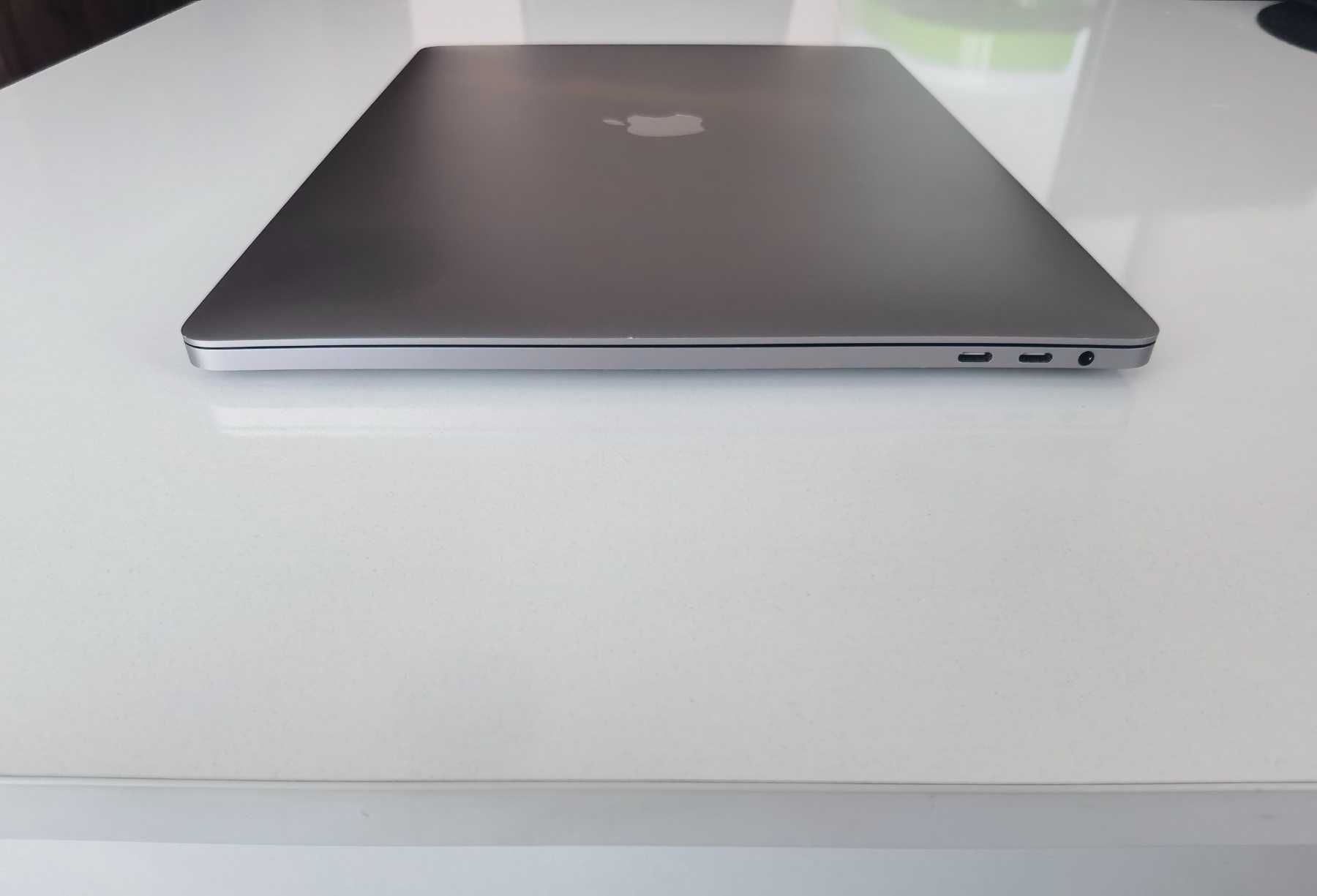 Apple MacBok Pro 15" A1990 i7, 16GB RAM, 256GB SSD 2019