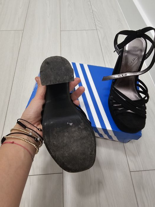 Sandale negre bershka