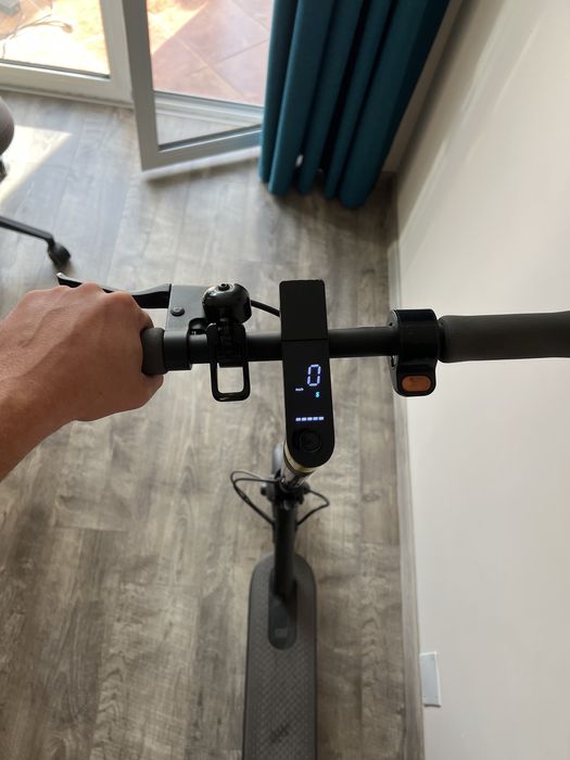 Електрическа Тротинетка Xiaomi Mi Essential