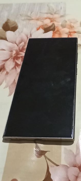 Samsung Galaxy S24 Ultra 5G 256GB 12RAM Titainum Violet 

Телефонът се