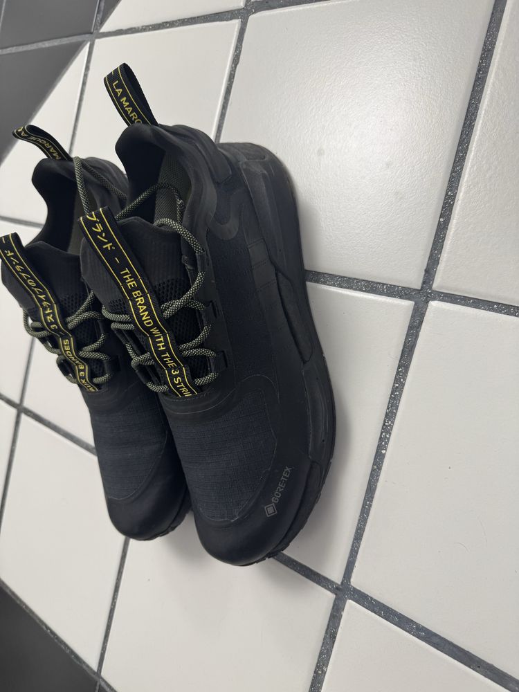Adidas NMD V3 Gore-Tex Размер 45 1/3 или 29 см обувки