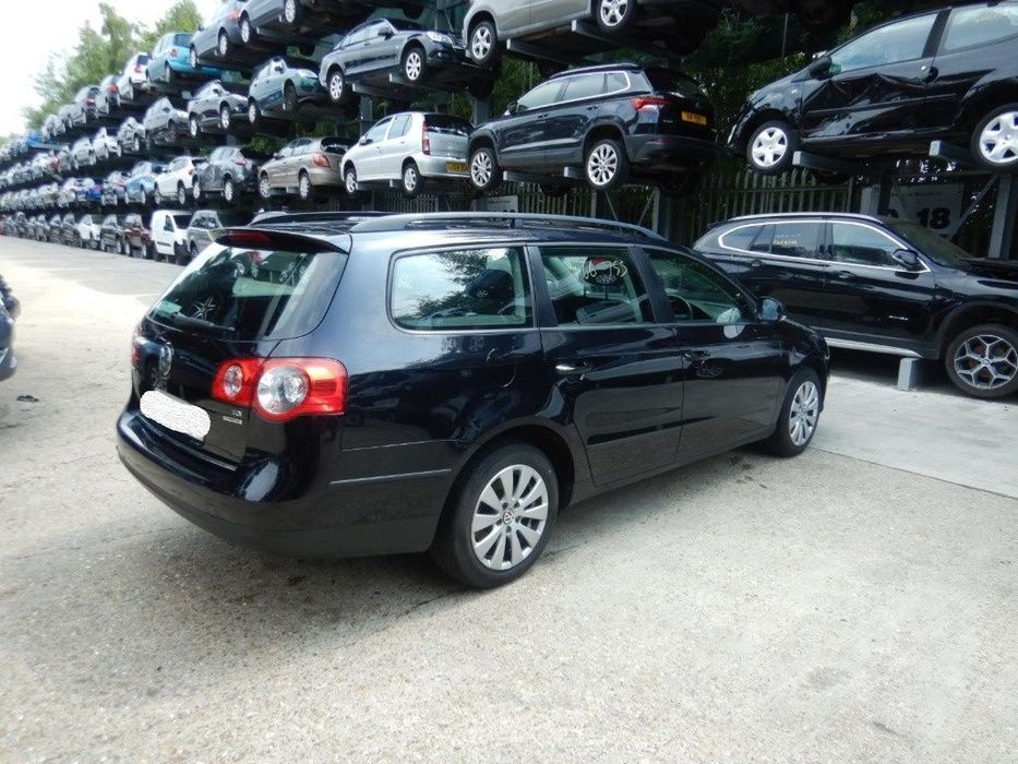Aripa dreapta spate Volkswagen Passat B6 2010 Break 1.6 TDI Motorina