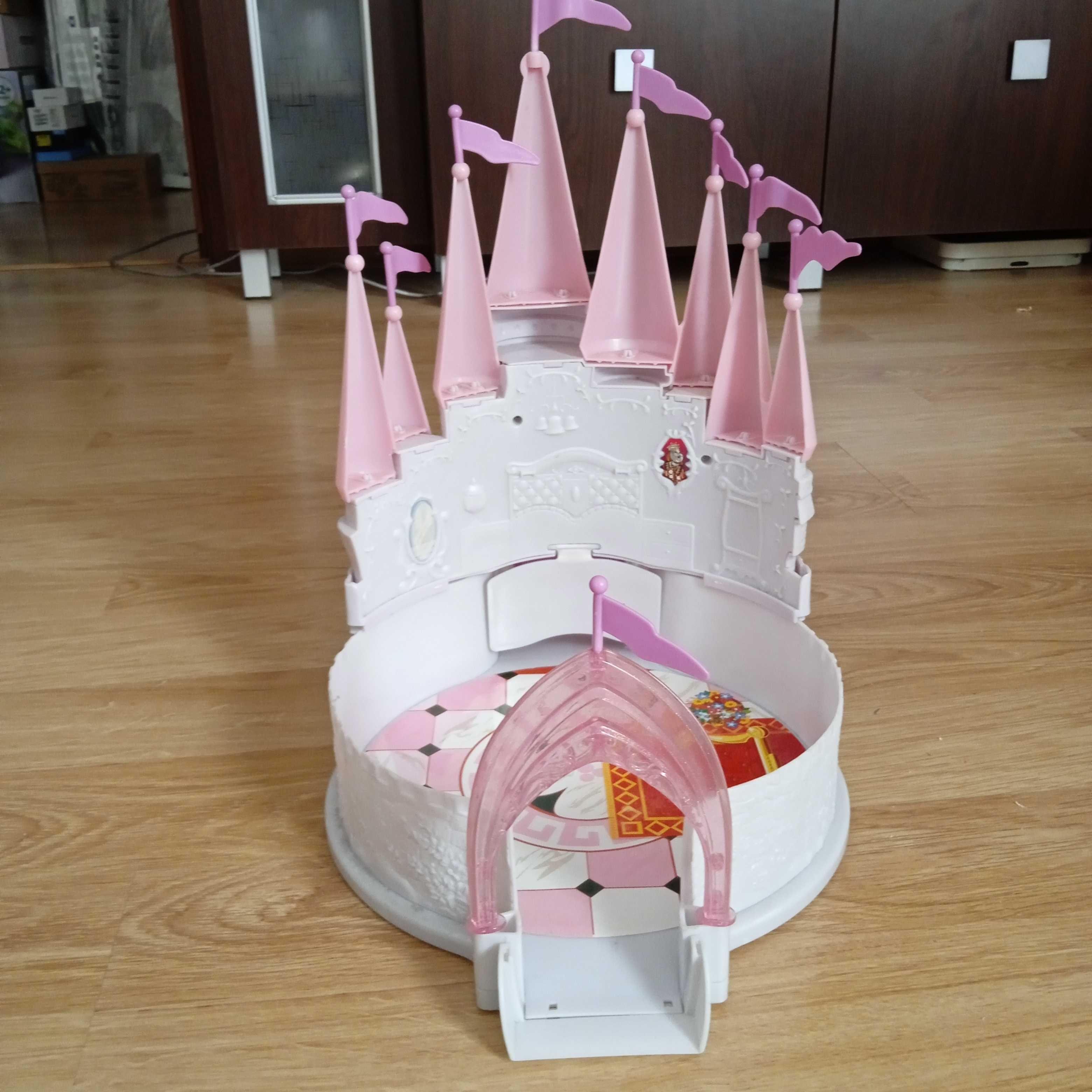 Кръгъл замък - дворец - игра за хамстери/кукли