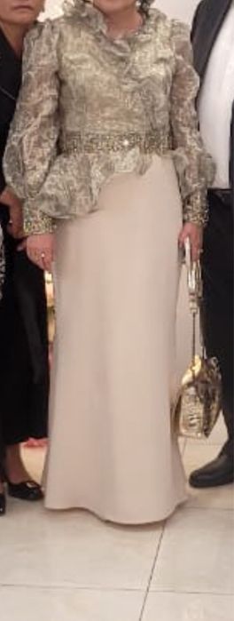 Продам вечерний платья