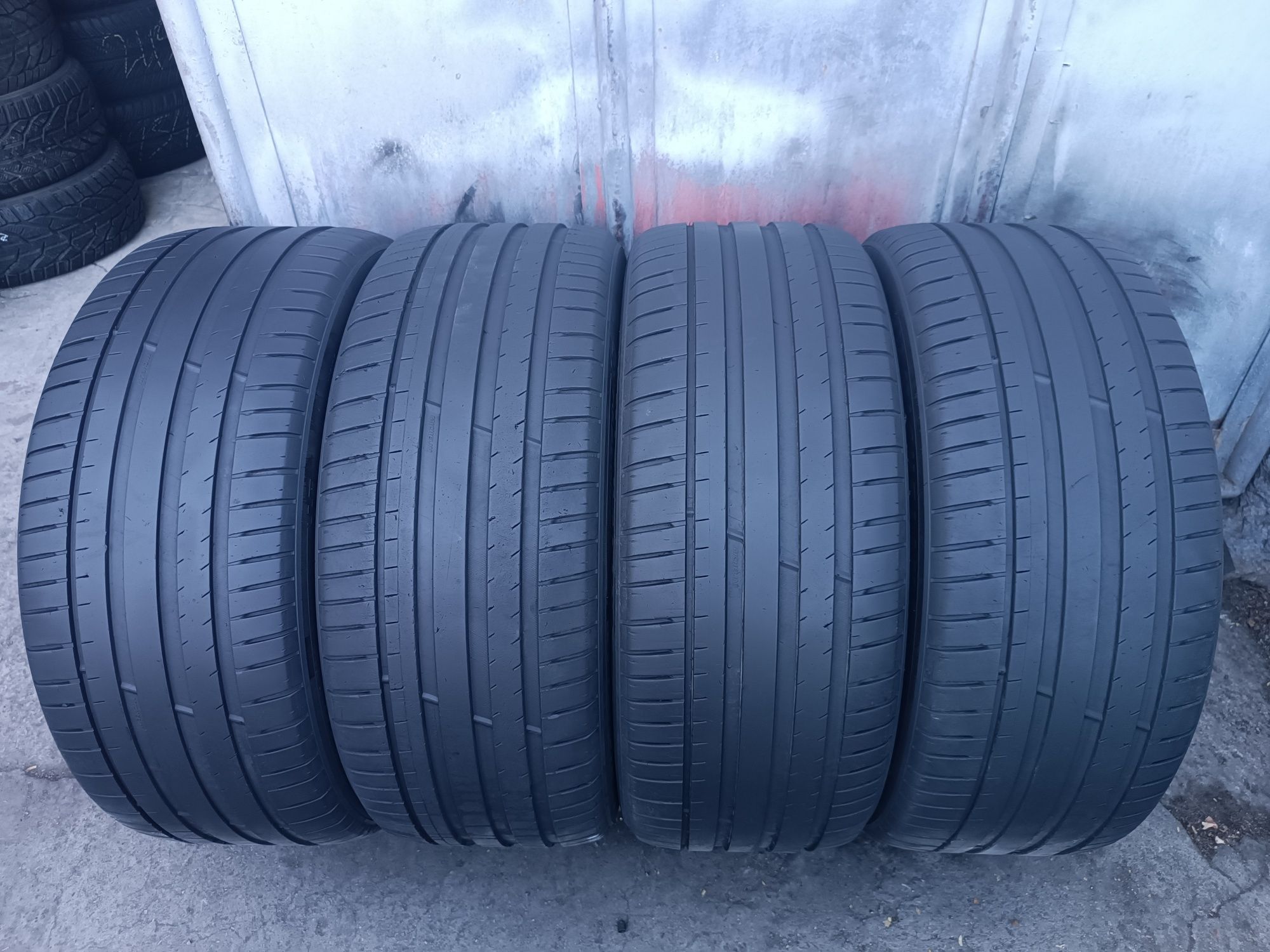 255/45/20 Michelin