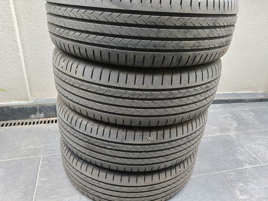 Vând anvelope de vara noi - Continental 215/60/R18  98 H