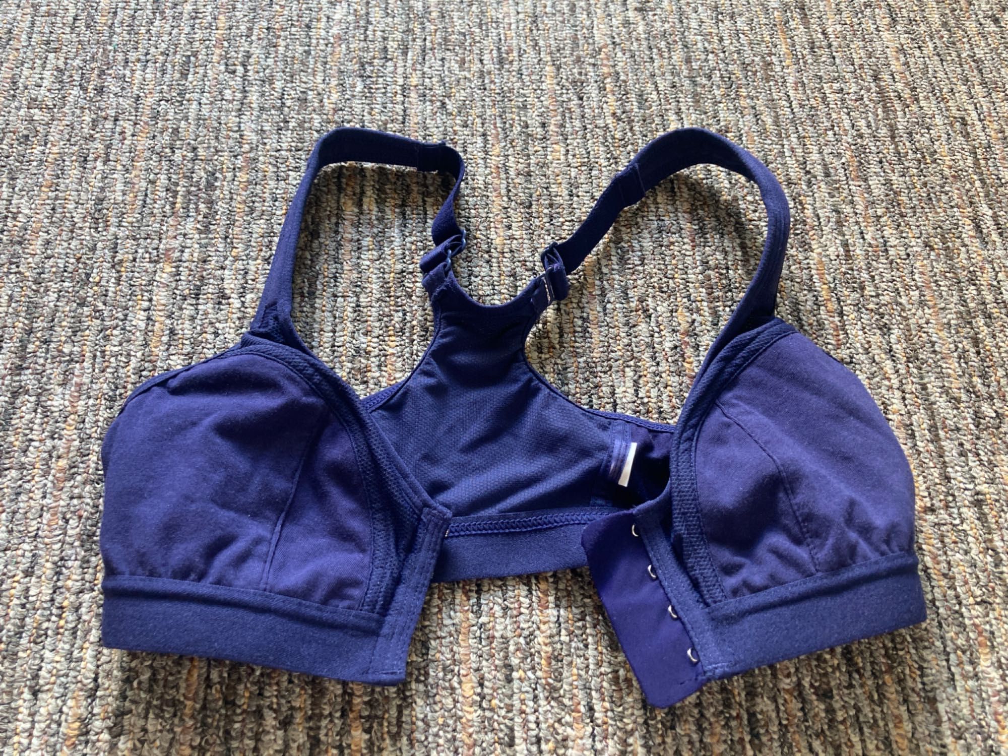 Bustiera/Sutien sport albastru marin, marimea 75B
