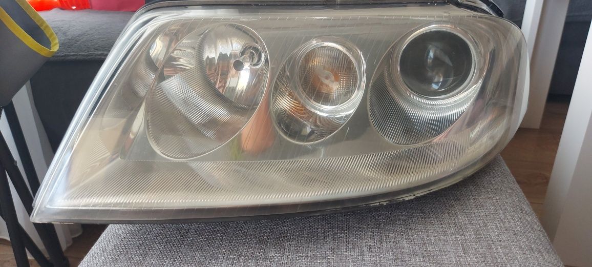 Ляв xenon hella фар за пасат 5.5
