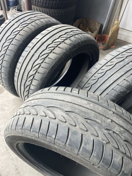 Vând 4 anvelope de varā dunlop.225/50/17.pret 100 de lei buc.neg.