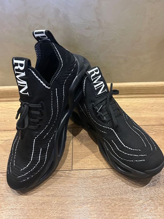 Мъжки обувки Emporio Armani.