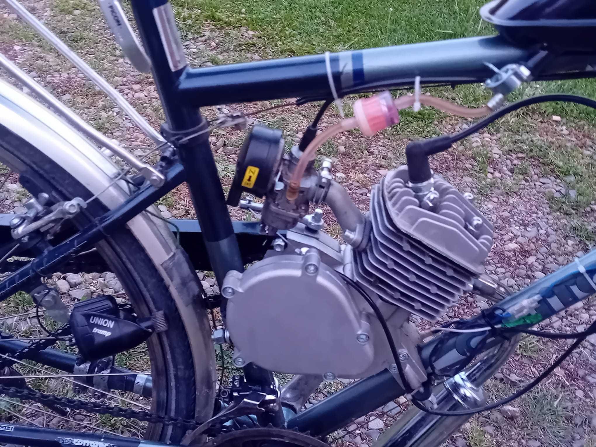 Bicicleta cu motor