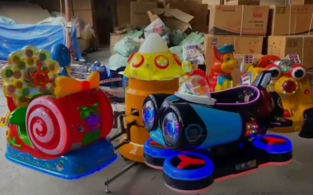 Atraksion, Batut, karusel