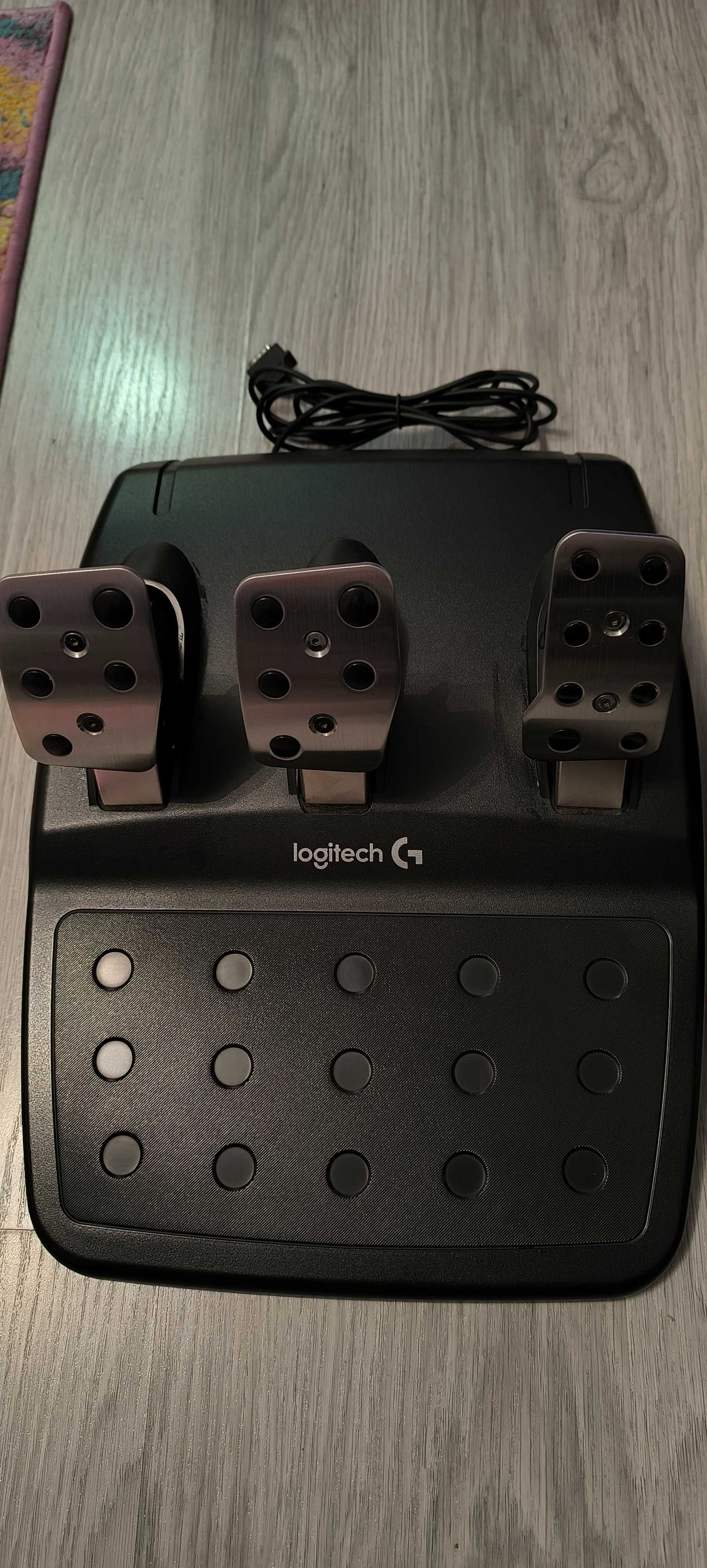 Logitech G920 за Xbox и PC КАТО НОВ !!!
