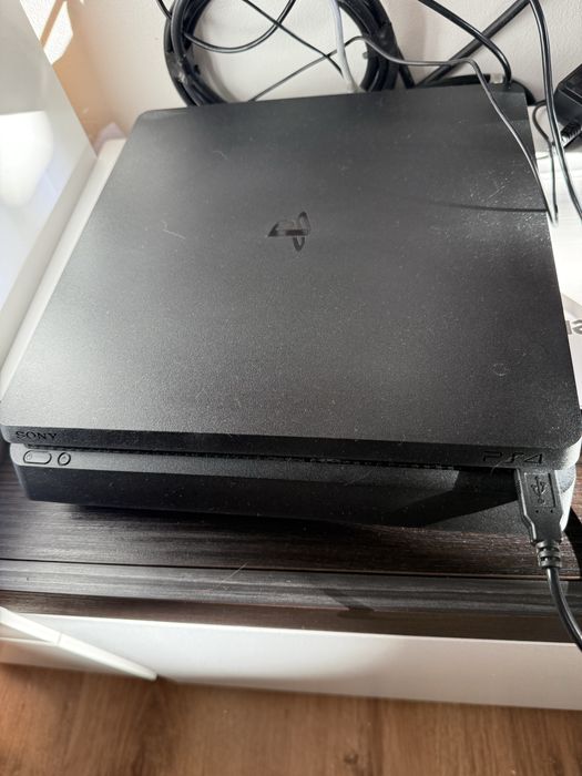 Vand Playstation 4 500gb