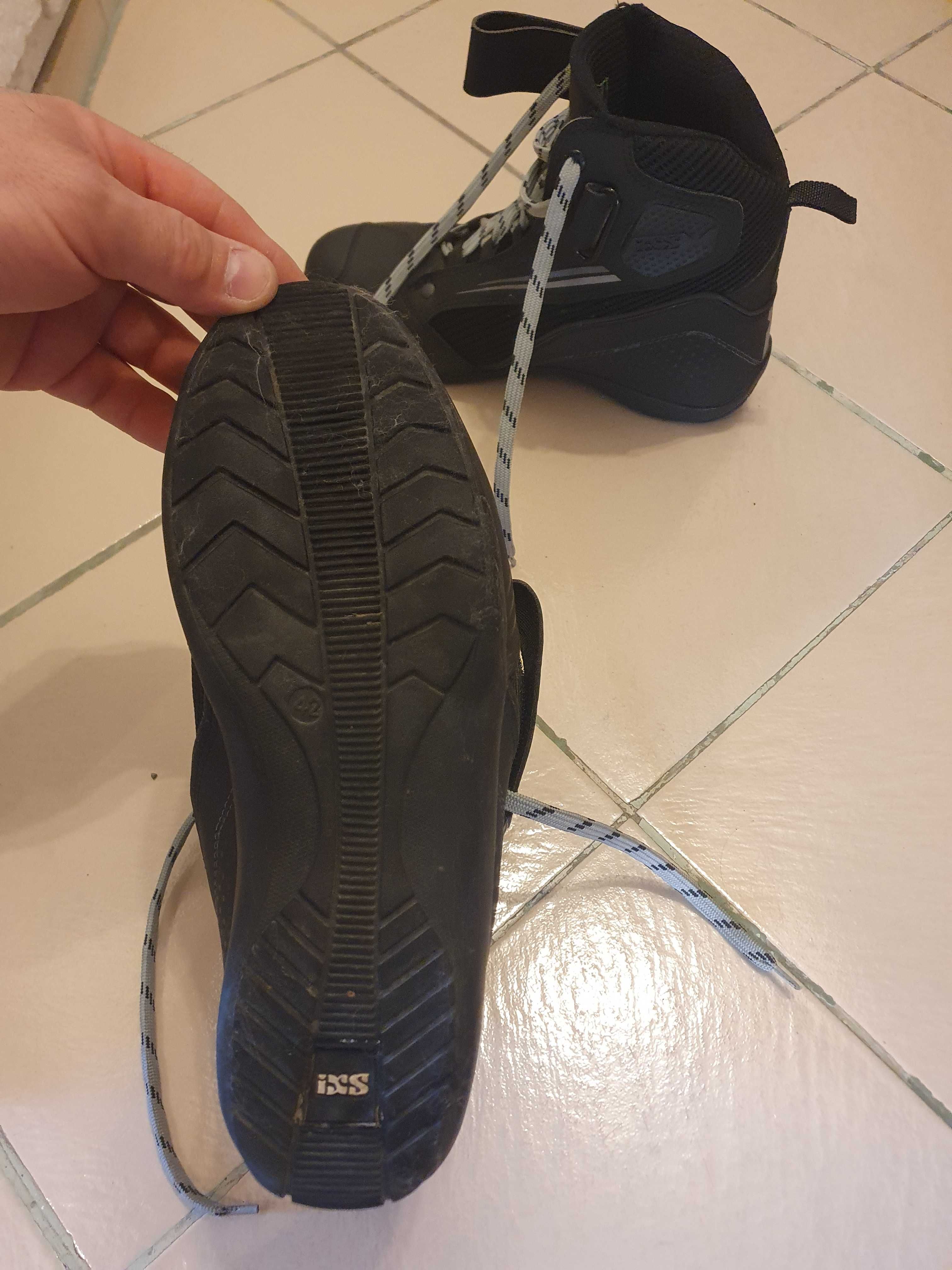 Мото боти IXS като нови
