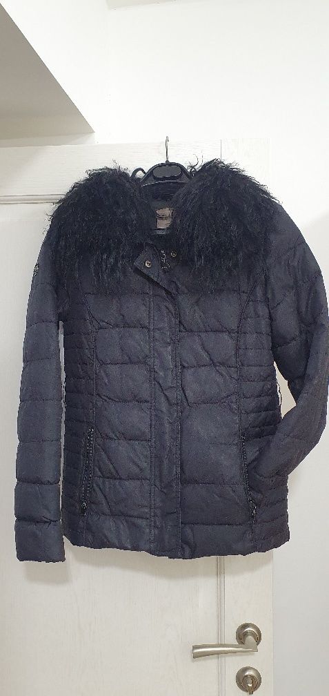 Куртки зима/ весна 42/44 размер