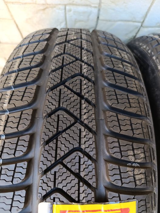 Зимни гуми Pirelli 215/55/17 Sottozero 3