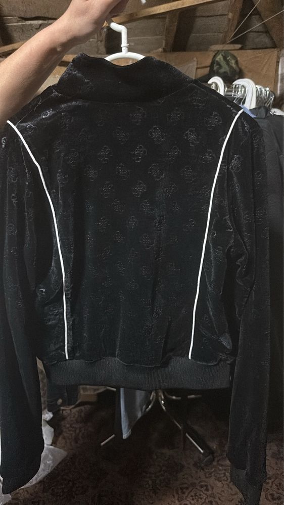 Оригинален суичер guess