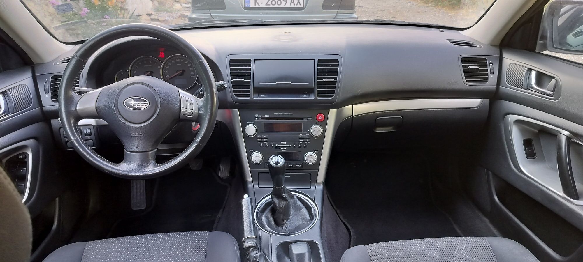Продавам Subaru Legacy 2.0i